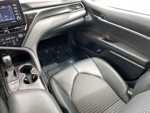 Used 2023 Toyota Camry SE FWD image 17