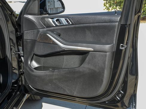 Used 2021 BMW X5 xDrive40i w/ Convenience Package image 38