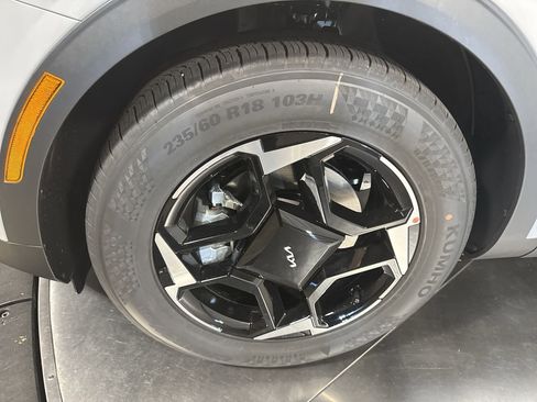 New 2026 Kia Sportage EX w/ EX Panorama Roof Package image 10