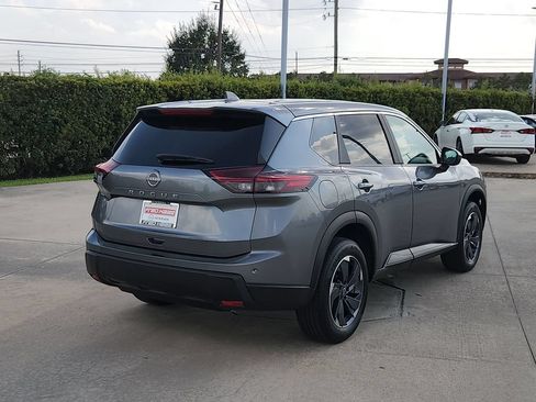 Used 2025 Nissan Rogue SV FWD image 5