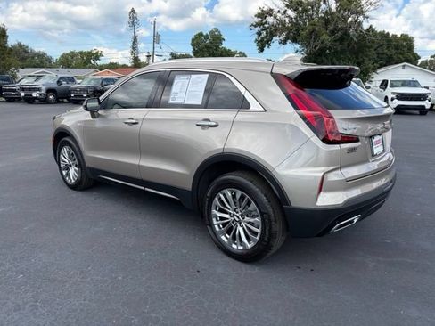 Used 2024 Cadillac XT4 Premium Luxury FWD image 4