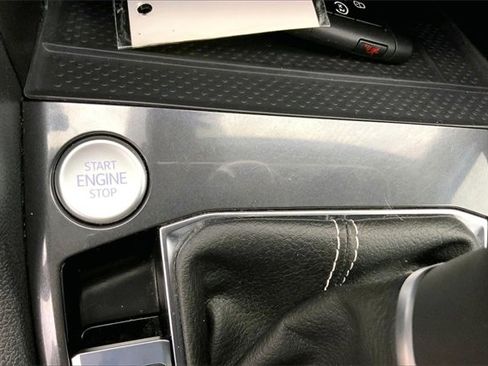 Certified 2023 Volkswagen Tiguan SE w/ Panoramic Sunroof Package image 33