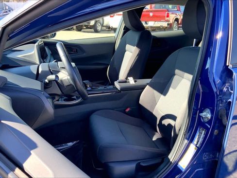 Used 2023 Toyota Prius LE image 8