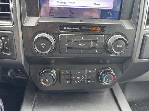 Used 2019 Ford F250 XLT w/ XLT Premium Package AWD/4WD image 6