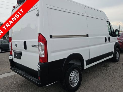 Used 2024 RAM ProMaster 2500 w/ Convenience Group FWD image 4