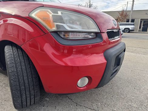 Used 2010 Kia Soul + w/ Audio Pkg image 11