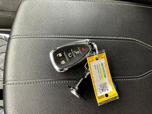 Used 2023 Chevrolet Traverse LT w/ LPO, Cargo Package AWD/4WD image 35
