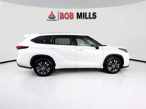 Used 2020 Toyota Highlander XLE FWD image 8