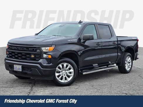 Used 2023 Chevrolet Silverado 1500 Custom image 1