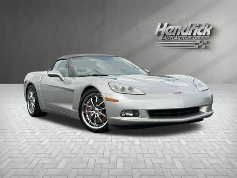 Used 2008 Chevrolet Corvette Convertible w/ Preferred Equipment Group RWD image 2