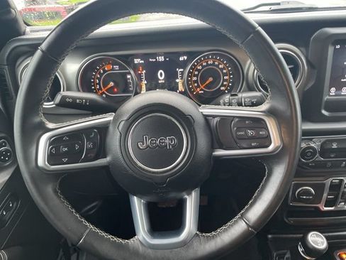 Used 2019 Jeep Wrangler Unlimited Sahara AWD/4WD image 22