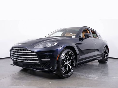 New 2026 Aston Martin DBX 707 image 30