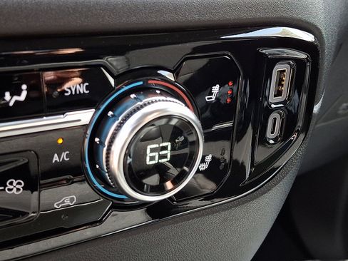 New 2025 GMC Sierra 2500 SLE w/ SLE Convenience Package image 19