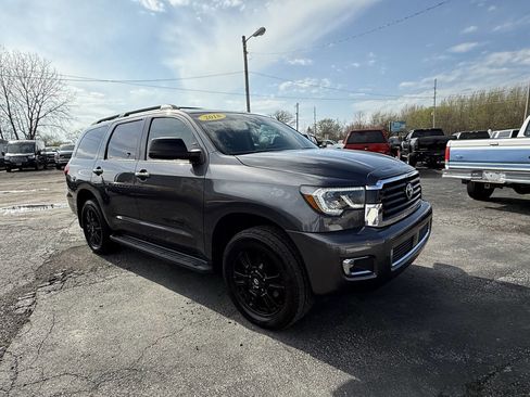 Used 2018 Toyota Sequoia TRD Sport AWD/4WD image 7