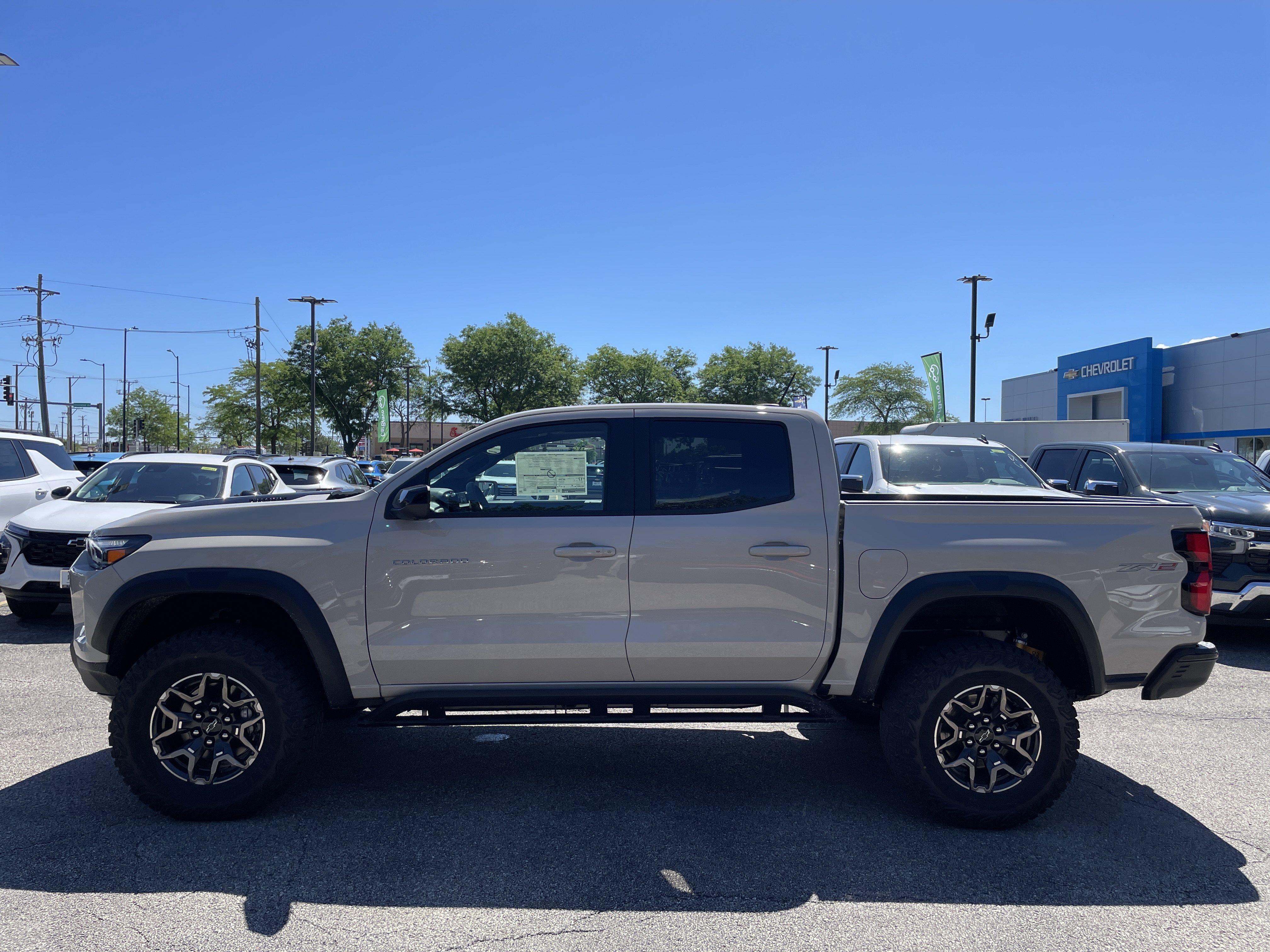 New 2026 Chevrolet Colorado ZR2 w/ Technology Package AWD/4WD image 8