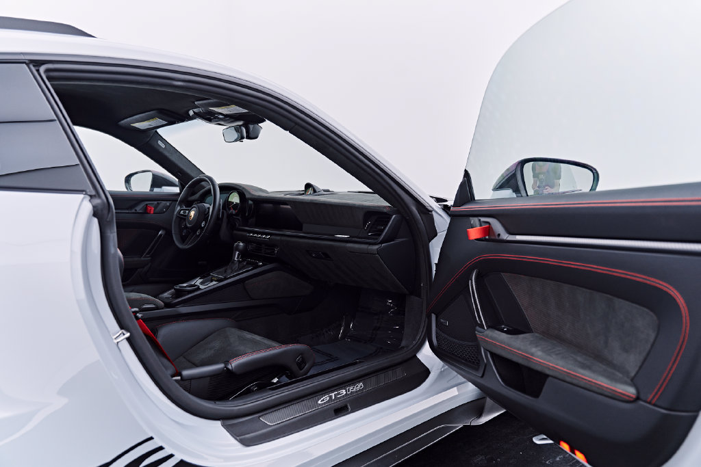 Used 2025 Porsche 911 GT3 RS RWD image 37