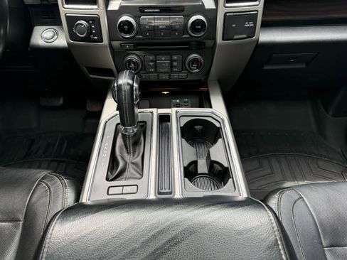 Used 2015 Ford F150 Lariat w/ Equipment Group 502A Luxury AWD/4WD image 9