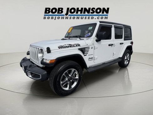 Used 2018 Jeep Wrangler Unlimited Sahara w/ Dual Top Group AWD/4WD image 7