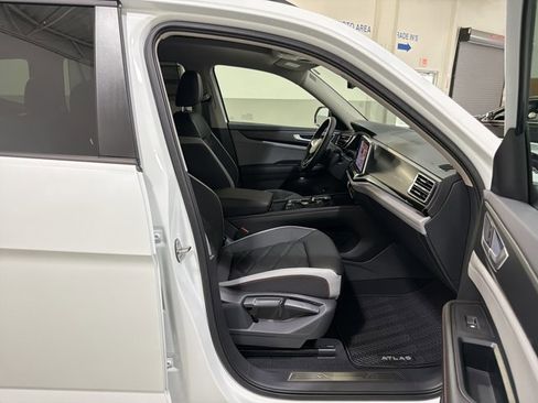 New 2026 Volkswagen Atlas Peak Edition AWD/4WD image 37