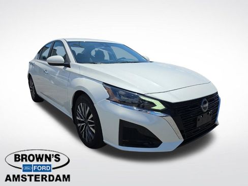 Used 2023 Nissan Altima 2.5 SV FWD image 1