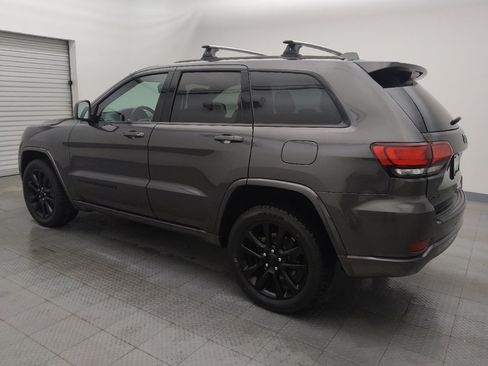 Used 2019 Jeep Grand Cherokee Altitude image 3