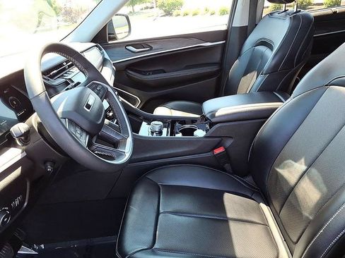 Used 2023 Jeep Grand Cherokee L Limited w/ Luxury Tech Group II AWD/4WD image 16