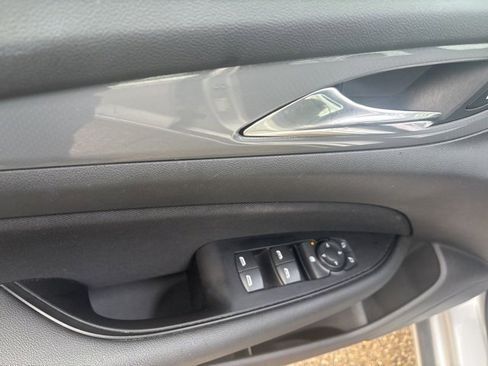 Used 2018 Buick Regal Preferred image 20