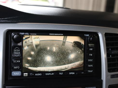 Used 2004 Toyota 4Runner Limited w/ Preferred Accessory Pkg RWD image 14