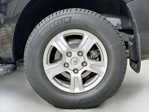 Used 2013 Toyota Sequoia SR5 image 33