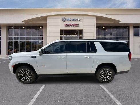 Certified 2024 GMC Yukon XL AT4 w/ AT4 Premium Package AWD/4WD image 9