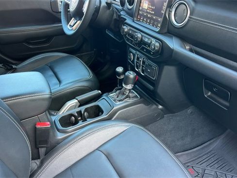 Used 2023 Jeep Wrangler Unlimited Sahara image 18