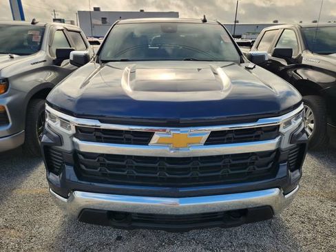 Used 2023 Chevrolet Silverado 1500 LT AWD/4WD image 2