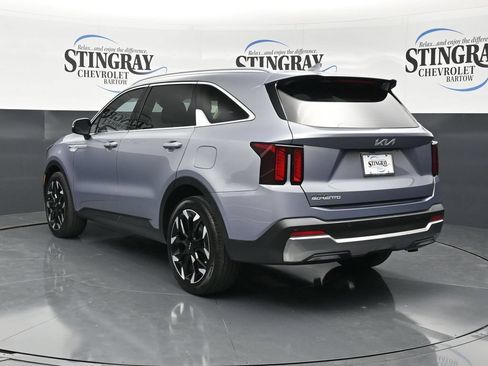 Used 2025 Kia Sorento EX FWD image 6