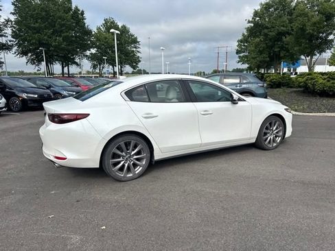 Used 2019 MAZDA MAZDA3 Sedan w/ Preferred Package FWD image 6