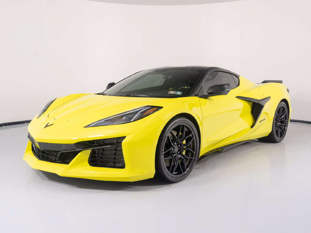 Used 2023 Chevrolet Corvette Z06 w/ Battery Protection Package RWD image 2