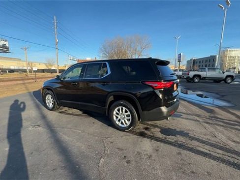 Used 2023 Chevrolet Traverse LS w/ Safety Package image 6