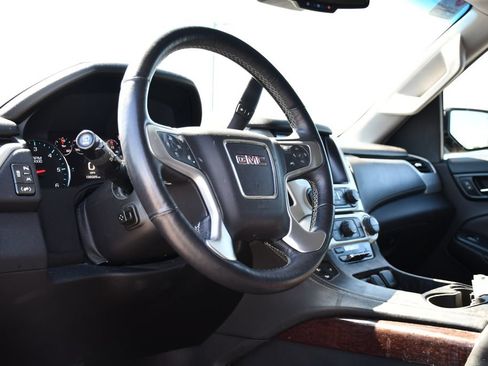 Used 2017 GMC Yukon SLT w/ Premium Edition AWD/4WD image 12