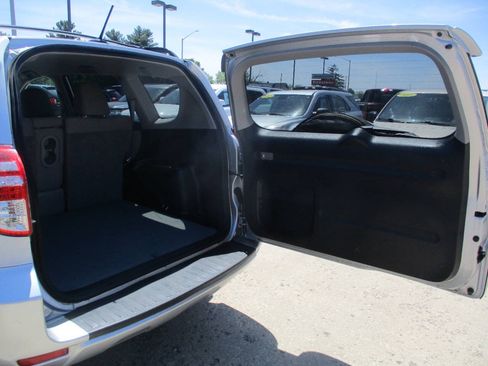 Used 2011 Toyota RAV4 4WD w/ Base L4 Extra Value Pkg image 39