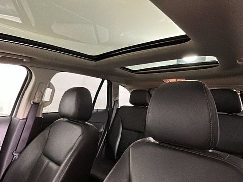 Used 2014 Ford Edge Limited w/ Equipment Group 301A FWD image 15