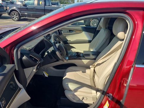 Used 2019 Lincoln Nautilus Reserve AWD/4WD image 5