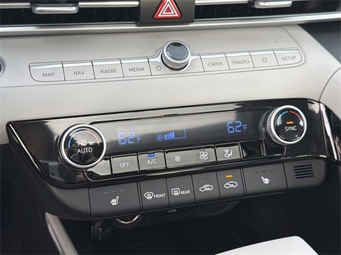 New 2026 Hyundai Elantra Limited image 29