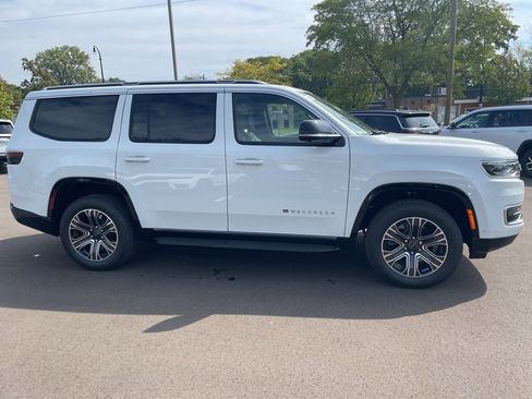New 2025 Jeep Wagoneer 4WD w/ Convenience Group I image 8
