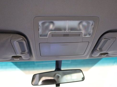 Used 2016 Toyota Camry SE image 29