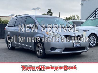 Used 2013 Toyota Sienna LE w/ Towing Pkg