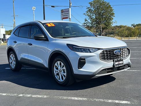 Used 2025 Ford Escape Active image 10