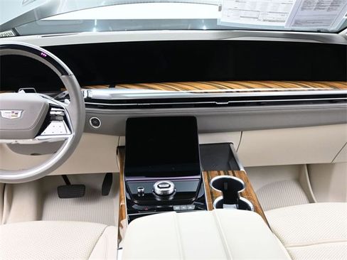 Certified 2025 Cadillac Escalade Premium Luxury Platinum w/ LPO, Floor Liner Package image 26