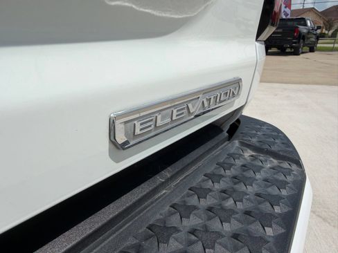 Used 2023 GMC Canyon Elevation w/ Elevation Premium Package RWD image 7