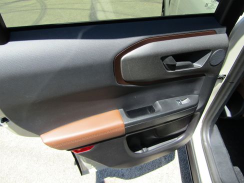 Used 2025 Ford Bronco Sport Outer Banks w/ Outer Banks Tech Package+ AWD/4WD image 12