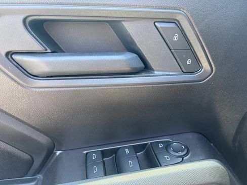 Used 2025 Chevrolet Colorado Trail Boss w/ Midnight Edition AWD/4WD image 16