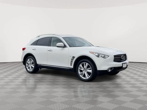 Used 2015 INFINITI QX70 AWD w/ Premium Package image 2